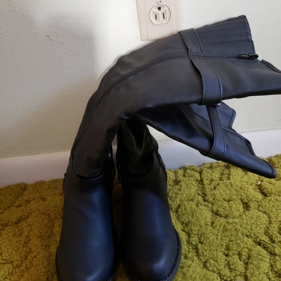 Black riding boots - Picture 3 of 4